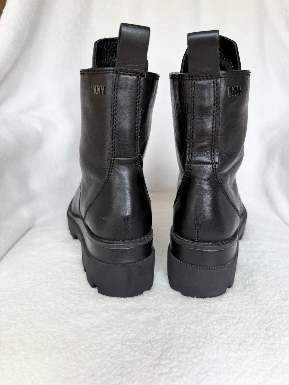 DKNY Womens Black Leather Front Zip Combat Lug Sole Ankle Boots K3227 Size 8 - Picture 4 of 14